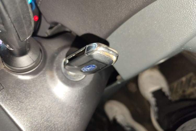 Used Ford Escort 2017 Happy Edition 1.5L Manual Fashion Model Vehicle Key