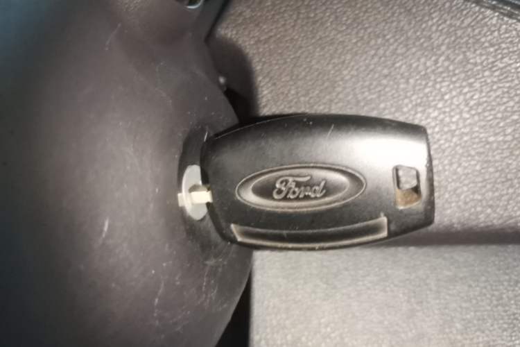 Used Ford Escort 2017 Happiness Edition 1.5L Automatic Fashion Version Vehicle Key