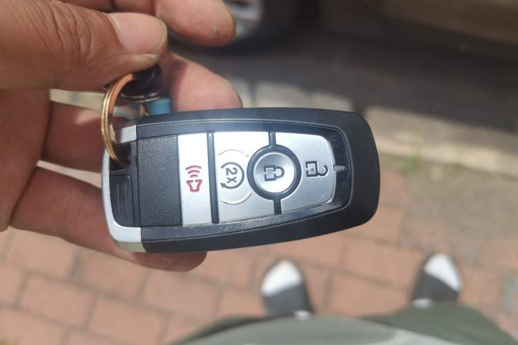 Used Ford Escort 2017 Happiness Edition 1.5L Automatic Fashion Version Vehicle Key