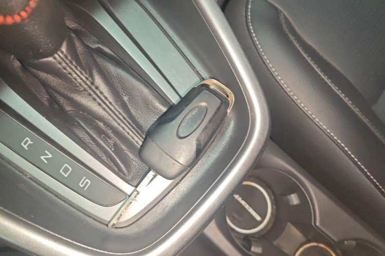 Used Ford Escort 2017 Happiness Edition 1.5L Automatic Fashion Version Vehicle Key