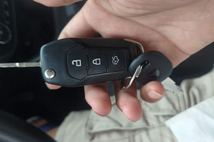 Used Ford Escort 2017 Happiness Edition 1.5L Automatic Fashion Version Vehicle Key