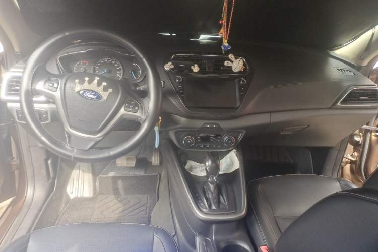 Used Ford Escort 2017 Happiness Edition 1.5L Automatic Fashion Version Center Console