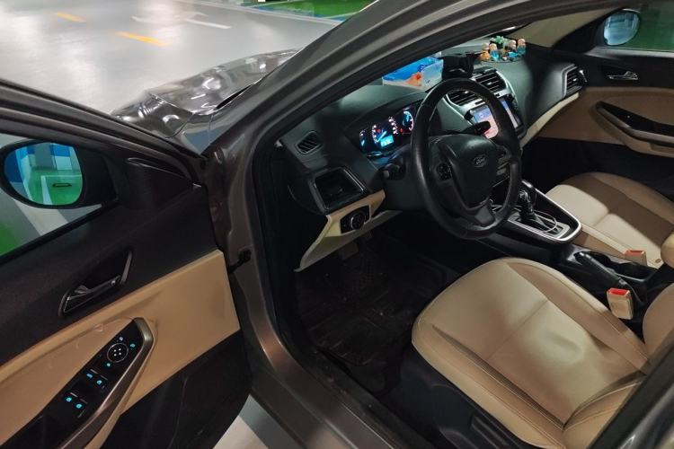 Used Ford Escort 2017 Happiness Edition 1.5L Automatic Fashion Version Driver Seat