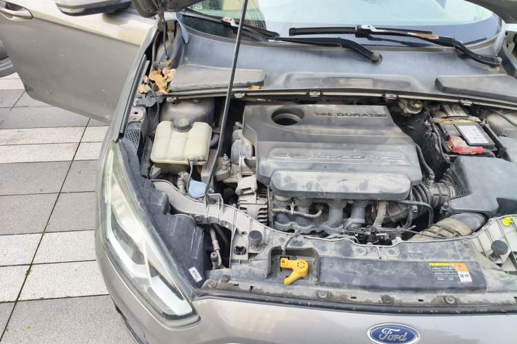 Used Ford Escort 2017 1.5L Manual Comfort Model Engine Bay Right