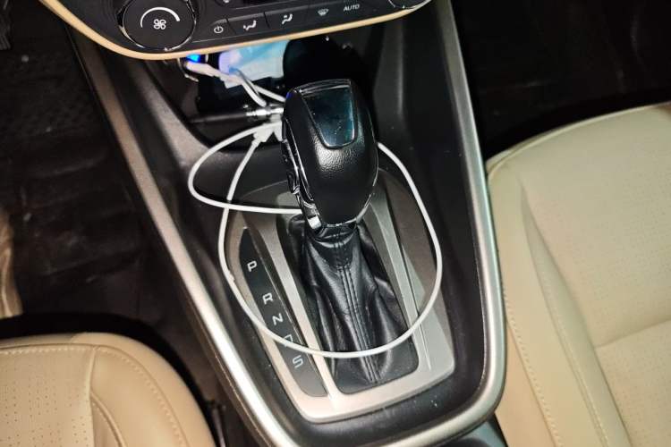 Used Ford Escort 2017 Happiness Edition 1.5L Automatic Fashion Version Gear Lever