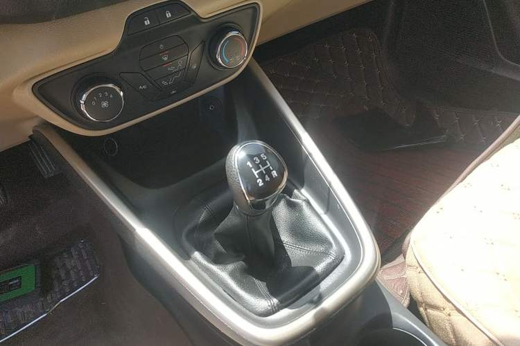 Used Ford Escort 2017 1.5L Manual Comfort Model Gear Lever