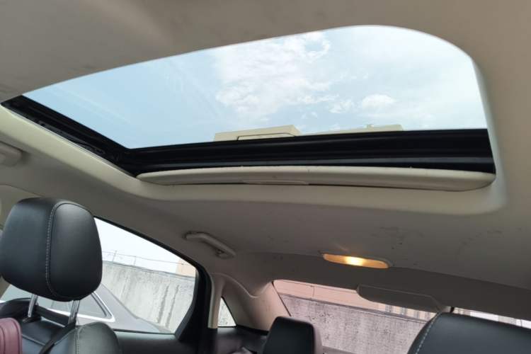 Used Ford Escort 2017 Happiness Edition 1.5L Automatic Fashion Version Headliner