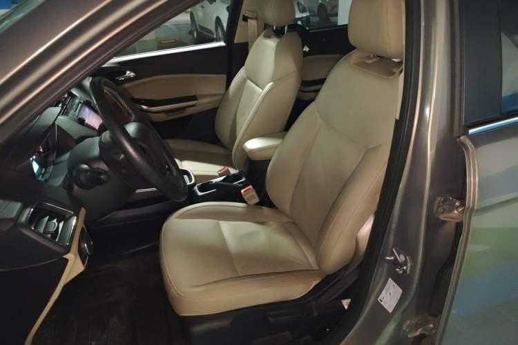 Used Ford Escort 2017 Happiness Edition 1.5L Automatic Fashion Version Left Front Seat
