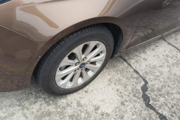 Used Ford Escort 2017 Happiness Edition 1.5L Automatic Fashion Version Left Front Wheel Hub