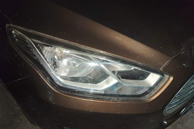 Used Ford Escort 2017 Happiness Edition 1.5L Automatic Fashion Version Right Front Headlight