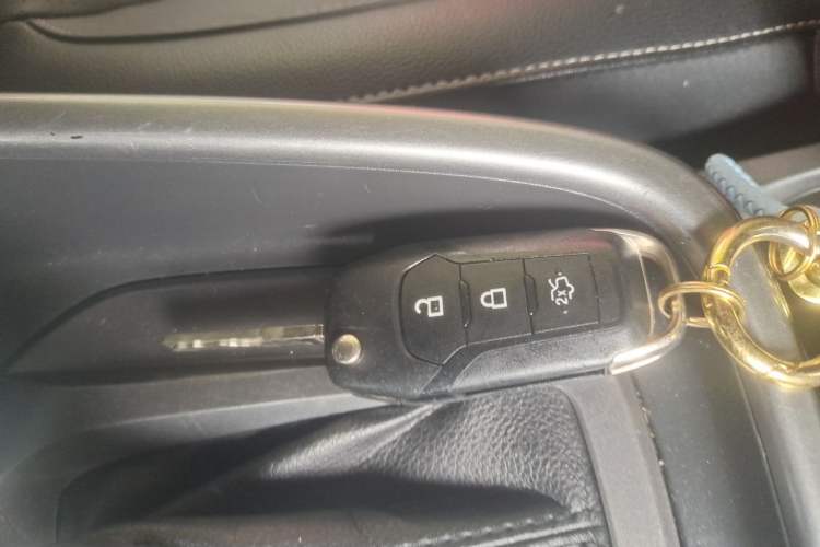 Used Ford Escort 2017 Happiness Edition 1.5L Automatic Fashion Version Vehicle Key
