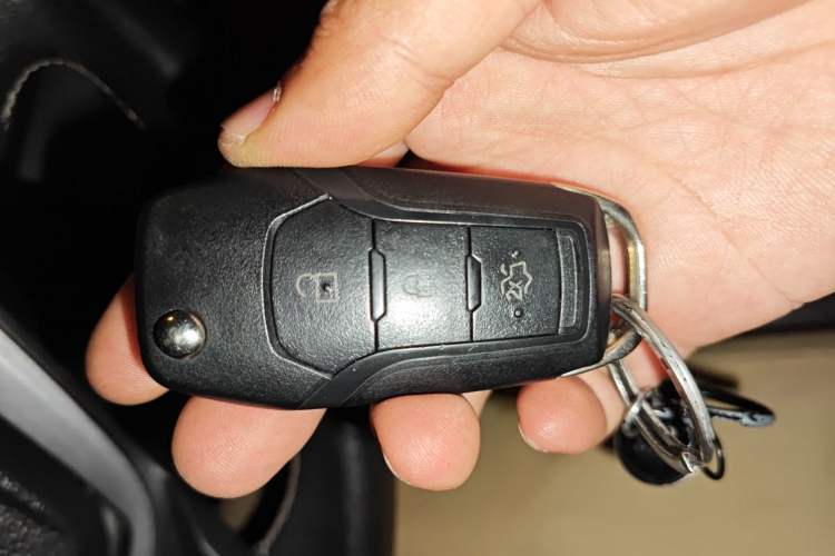 Used Ford Escort 2017 Happiness Edition 1.5L Automatic Fashion Version Vehicle Key