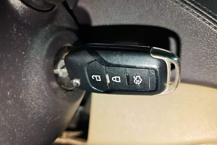 Used Ford Escort 2017 Happiness Edition 1.5L Automatic Fashion Version Vehicle Key