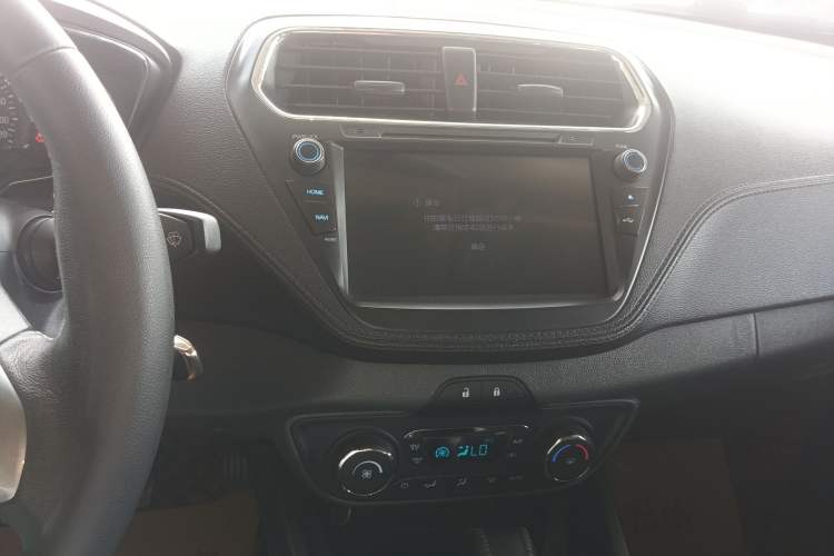 Used Ford Escort 2017 Happiness Edition 1.5L Automatic Fashion Version Audio And AC Panel