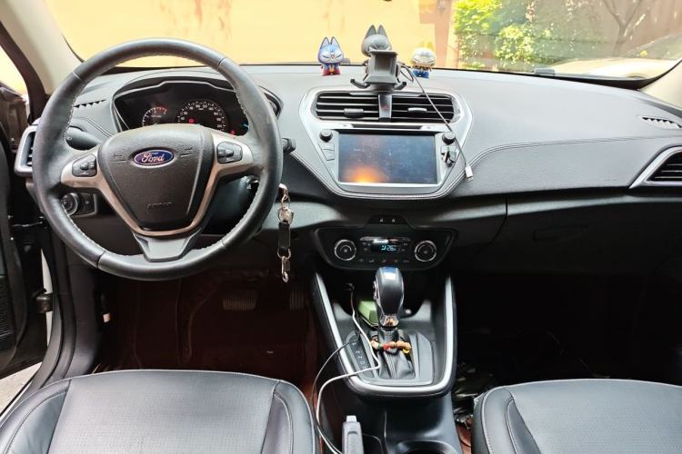 Used Ford Escort 2017 Happiness Edition 1.5L Automatic Fashion Version Center Console