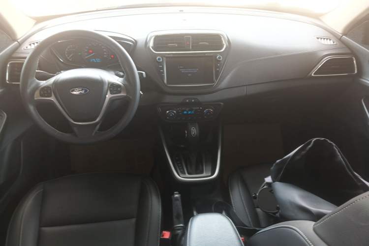 Used Ford Escort 2017 Happiness Edition 1.5L Automatic Fashion Version Center Console