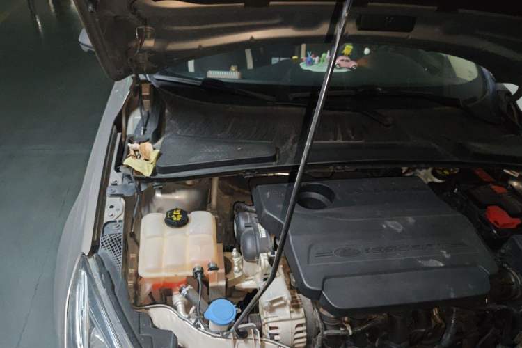 Used Ford Escort 2017 1.5L Manual Comfort Model Engine Bay Right