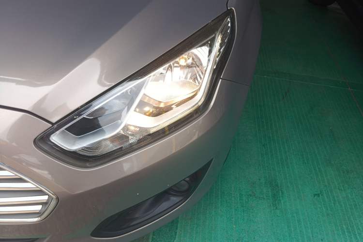 Used Ford Escort 2017 Happiness Edition 1.5L Automatic Fashion Version Left Front Headlight