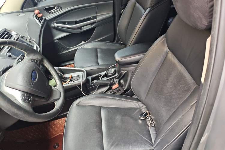Used Ford Escort 2017 Happiness Edition 1.5L Automatic Fashion Version Left Front Seat