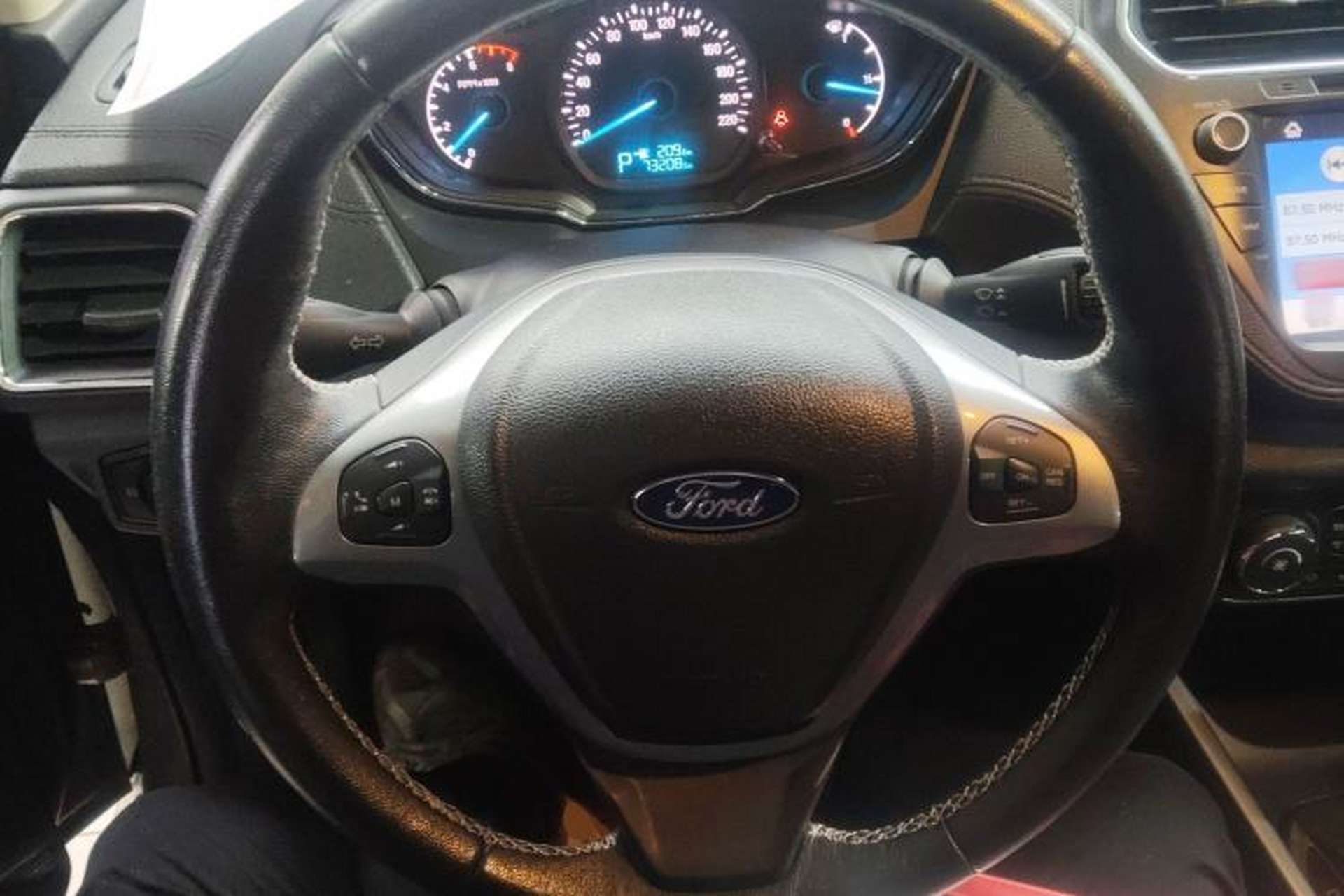 Used Ford Escort 2017 Happiness Edition 1.5L Automatic Fashion Version Steering Wheel