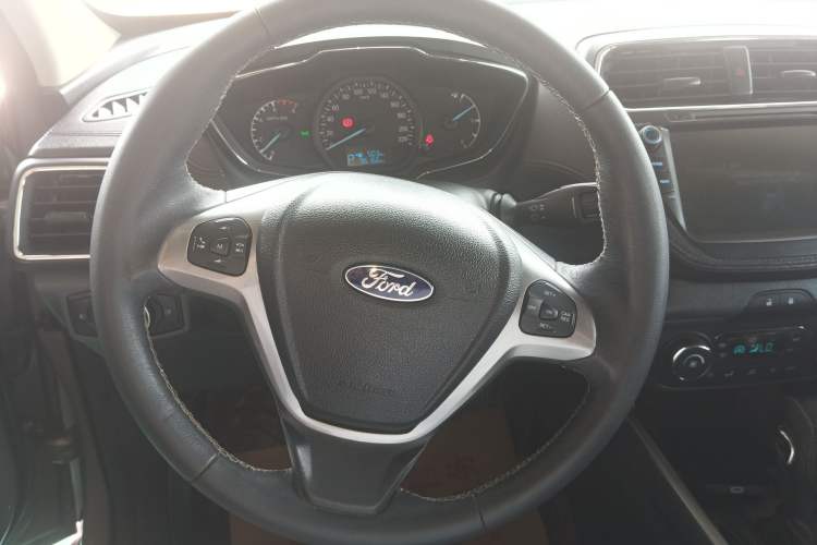 Used Ford Escort 2017 Happiness Edition 1.5L Automatic Fashion Version Steering Wheel