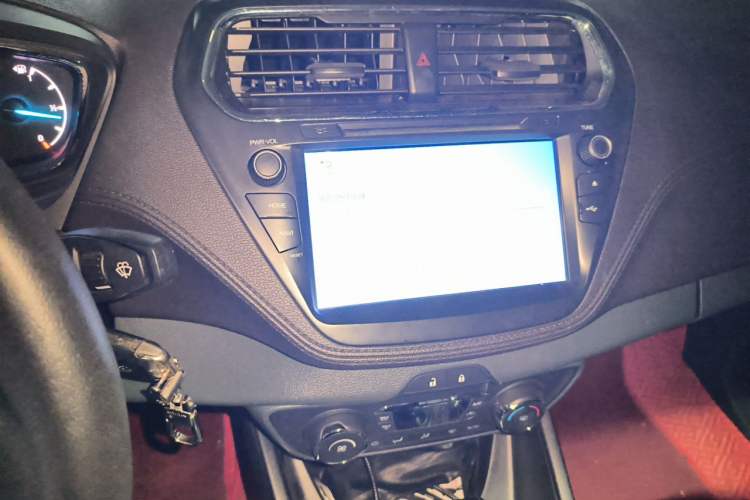 Used Ford Escort 2017 Happiness Edition 1.5L Automatic Fashion Version Audio And AC Panel