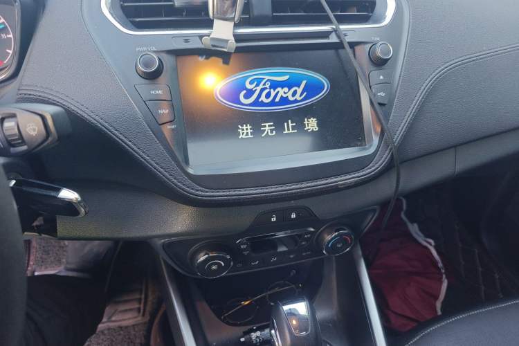 Used Ford Escort 2017 Happiness Edition 1.5L Automatic Fashion Version Audio And AC Panel