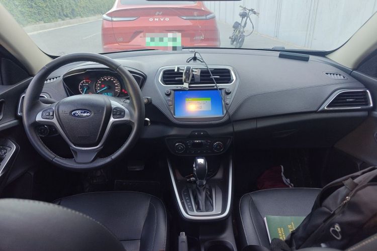 Used Ford Escort 2017 Happiness Edition 1.5L Automatic Fashion Version Center Console