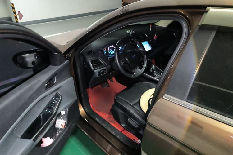 Used Ford Escort 2017 Happiness Edition 1.5L Automatic Fashion Version Driver Seat