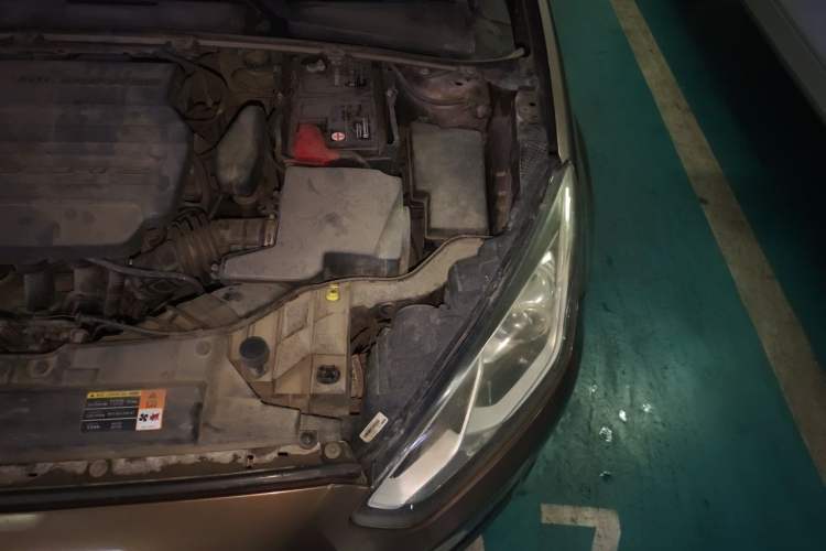 Used Ford Escort 2017 Happiness Edition 1.5L Automatic Fashion Version Engine Bay Left