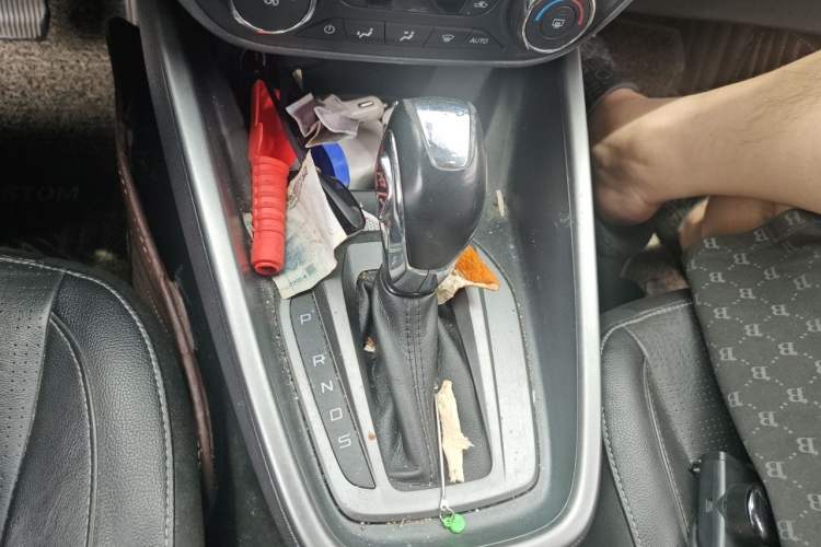 Used Ford Escort 2017 Happiness Edition 1.5L Automatic Fashion Version Gear Lever