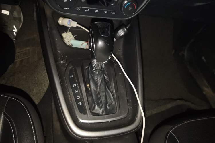 Used Ford Escort 2017 Happiness Edition 1.5L Automatic Fashion Version Gear Lever