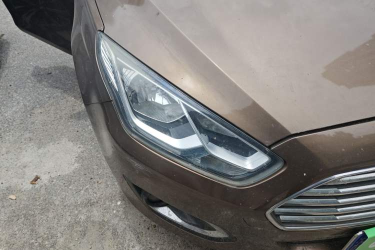 Used Ford Escort 2017 Happiness Edition 1.5L Automatic Fashion Version Right Front Headlight