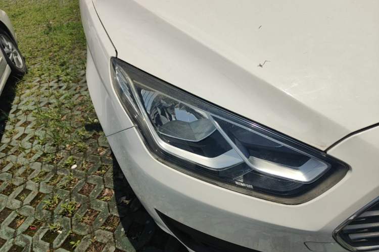 Used Ford Escort 2017 1.5L Automatic Comfort Model Right Front Headlight