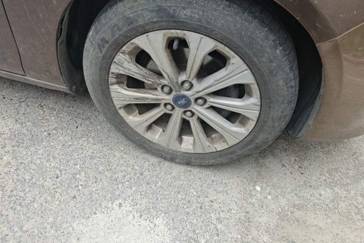 Used Ford Escort 2017 Happiness Edition 1.5L Automatic Fashion Version Right Front Wheel Hub