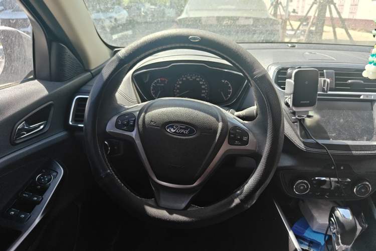 Used Ford Escort 2017 Happiness Edition 1.5L Automatic Fashion Version Steering Wheel