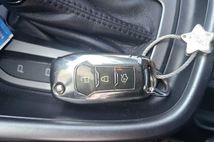 Used Ford Escort 2017 Happiness Edition 1.5L Automatic Fashion Version Vehicle Key