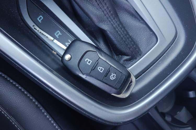 Used Ford Escort 2017 Happiness Edition 1.5L Automatic Fashion Version Vehicle Key