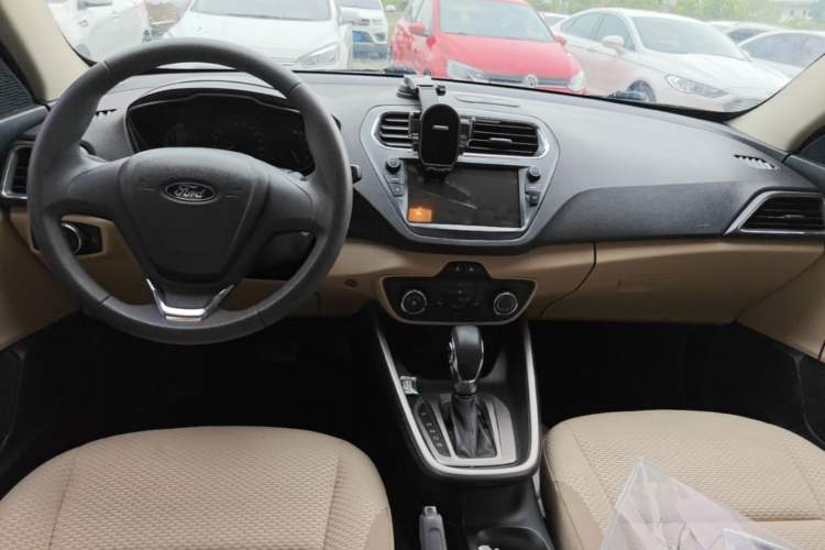 Used Ford Escort 2017 1.5L Automatic Comfort Model Center Console