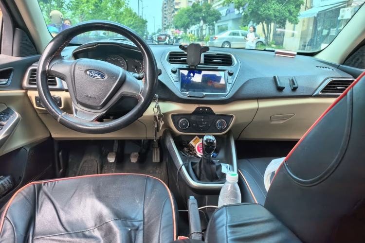 Used Ford Escort 2017 1.5L Manual Comfort Model Center Console