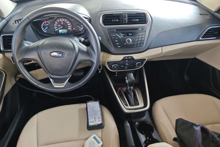 Used Ford Escort 2017 1.5L Automatic Comfort Model Center Console