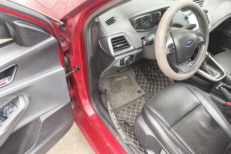 Used Ford Escort 2017 Happiness Edition 1.5L Automatic Fashion Version Driver Seat