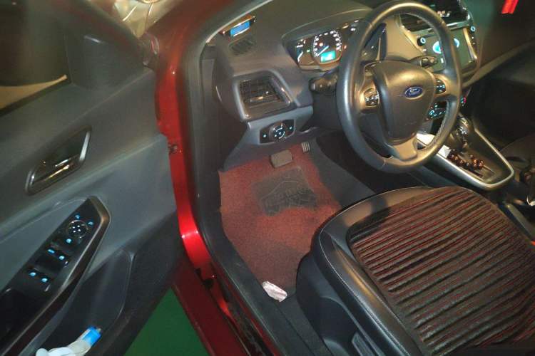 Used Ford Escort 2017 Happiness Edition 1.5L Automatic Fashion Version Driver Seat
