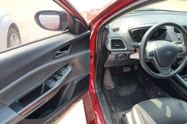 Used Ford Escort 2017 Happiness Edition 1.5L Automatic Fashion Version Driver Seat