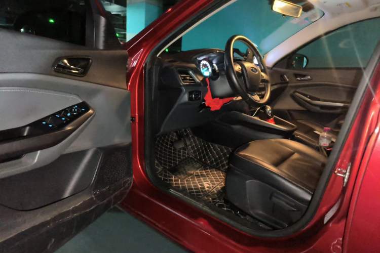 Used Ford Escort 2017 Happiness Edition 1.5L Automatic Fashion Version Driver Seat