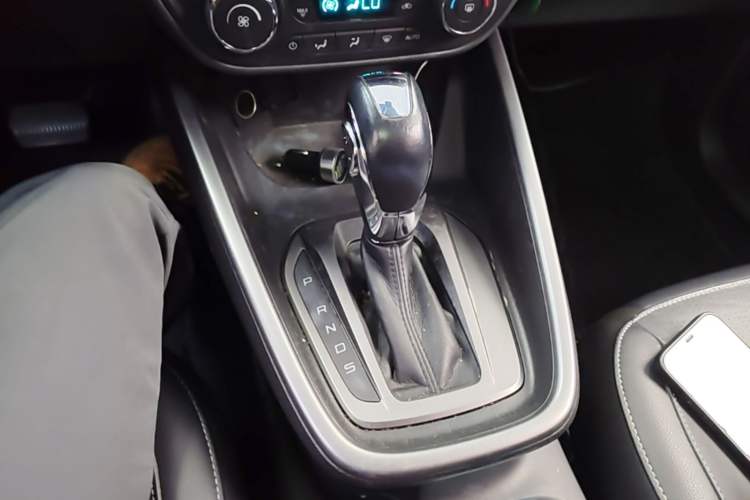 Used Ford Escort 2017 Happiness Edition 1.5L Automatic Fashion Version Gear Lever