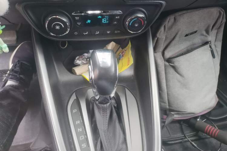 Used Ford Escort 2017 Happiness Edition 1.5L Automatic Fashion Version Gear Lever