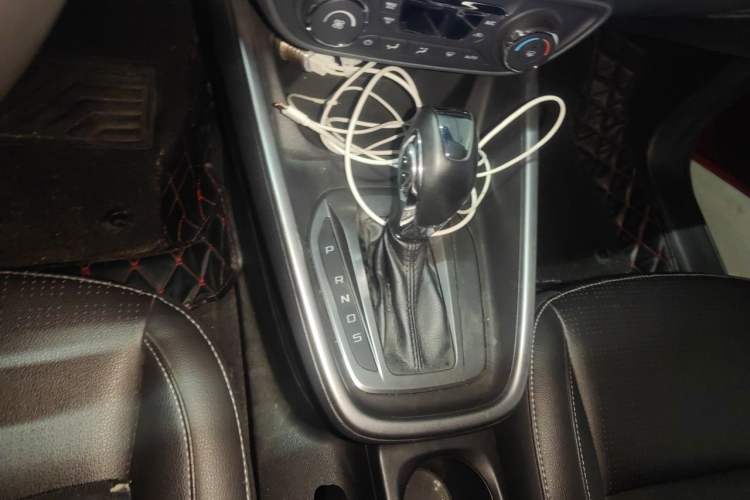 Used Ford Escort 2017 Happiness Edition 1.5L Automatic Fashion Version Gear Lever