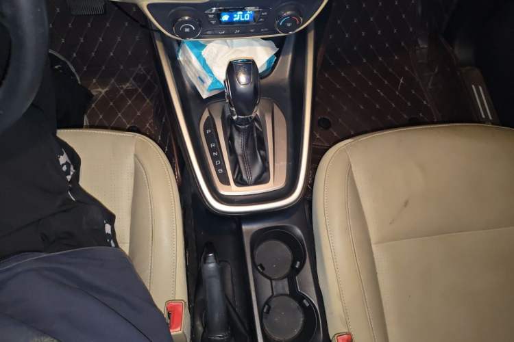 Used Ford Escort 2017 Happiness Edition 1.5L Automatic Fashion Version Gear Lever