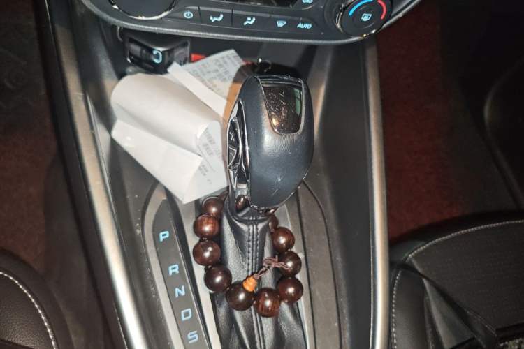 Used Ford Escort 2017 Happiness Edition 1.5L Automatic Fashion Version Gear Lever